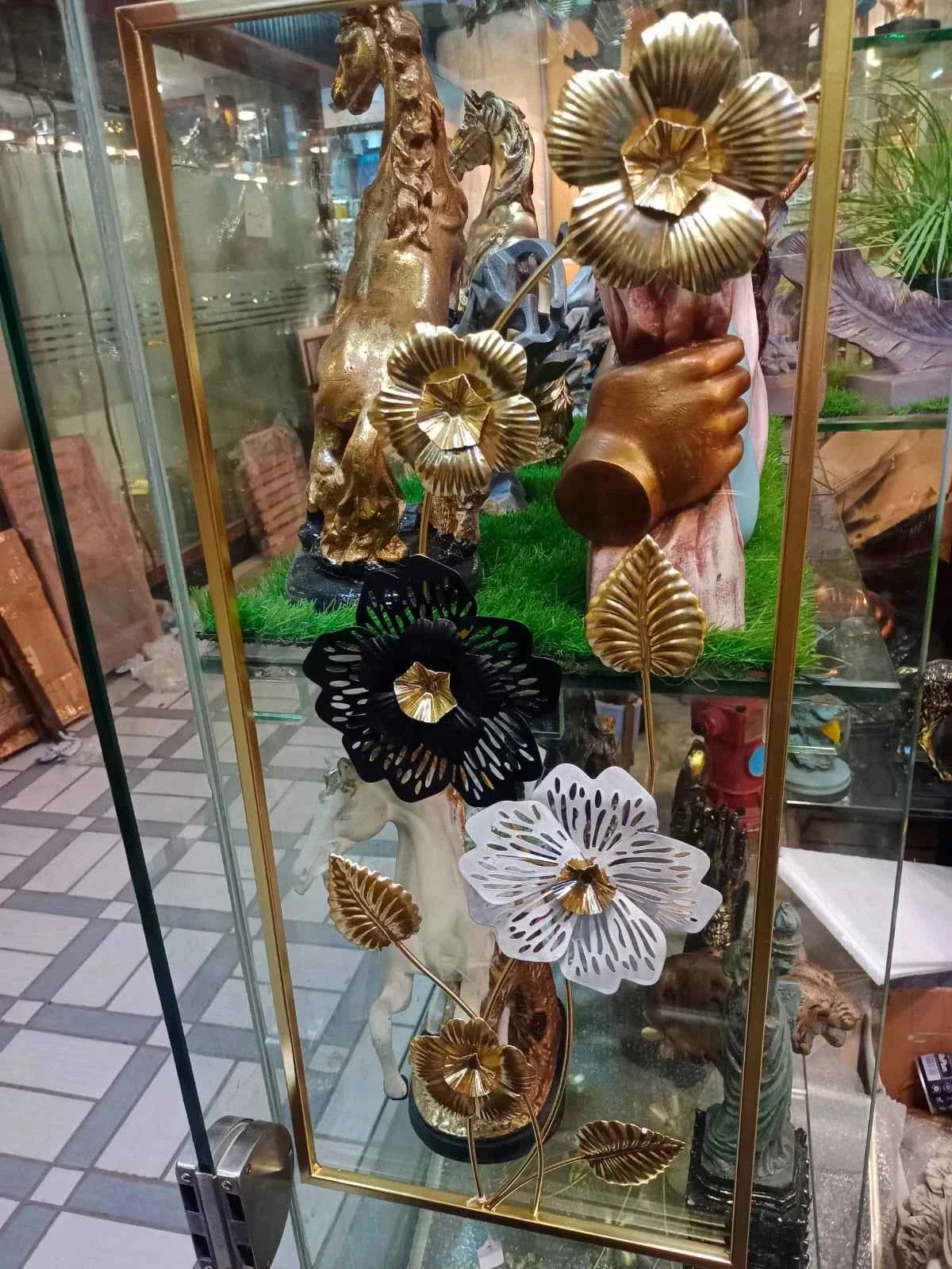 Elegant Metal Wall Art – Floral Design